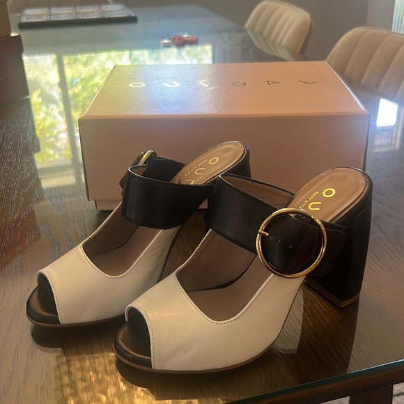 Ouigal made in Italy chunky platform heels size 38 with gold hardware - Picture 1 of 4